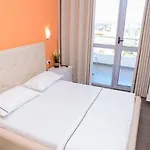 Aurora 3*