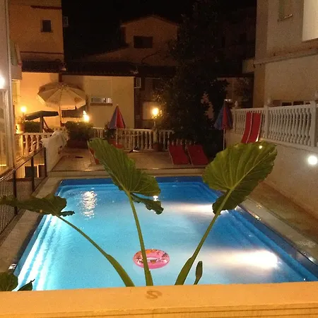 Aurora Hotel 3*